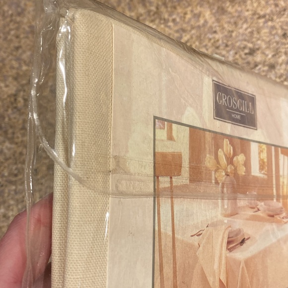 Croscill Home Fabric Tablecloth 52”x52” Square Cotton Polyester Blend Dining - Picture 7 of 14